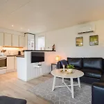 Casa de Férias Lovely In With Kitchen Hejls