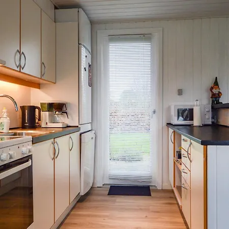 Lovely In With Kitchen Feriehus