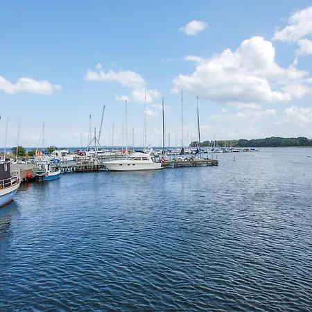 Feriehus Lovely In With Kitchen *